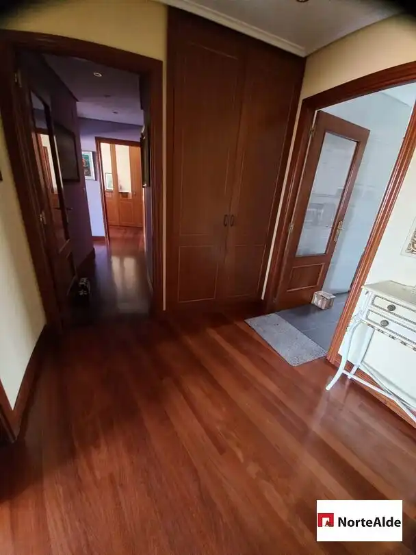 Piso en venta en Barakaldo  con Calefacción, Trastero y Balcón