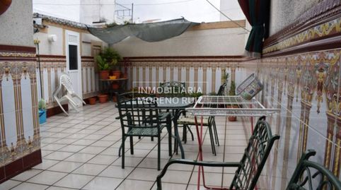 CASA MUY COMODA Y FUNCIONAL Y GRAN PATIO.