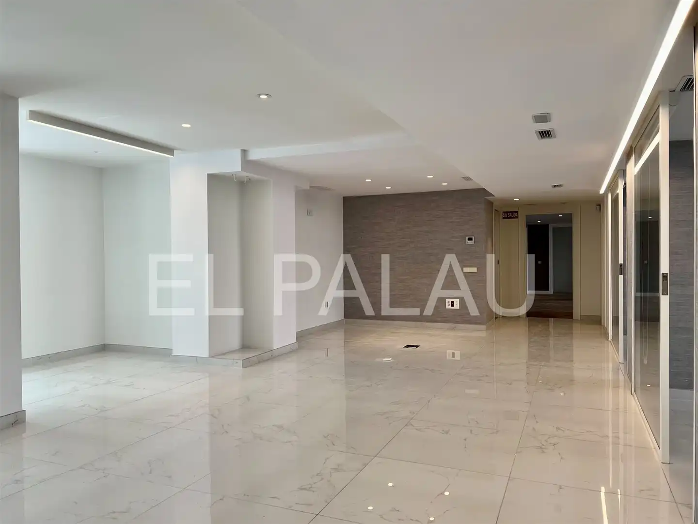 Office for rent in  Valencia Capital  with Air Conditioner