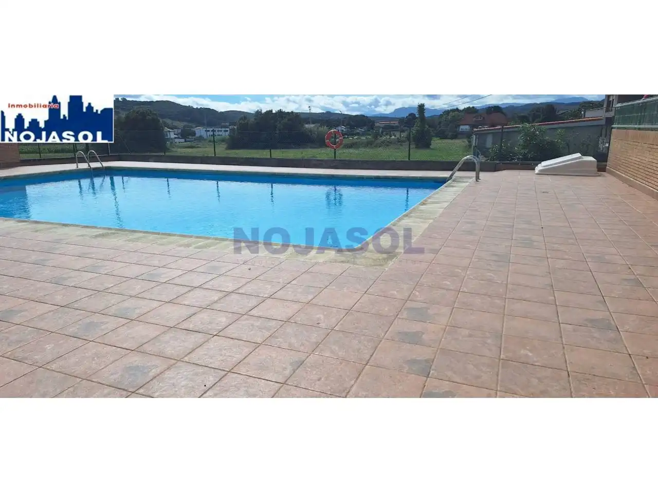 Piscina de Pis de lloguer en Noja amb Calefacció, Jardí privat i Terrassa