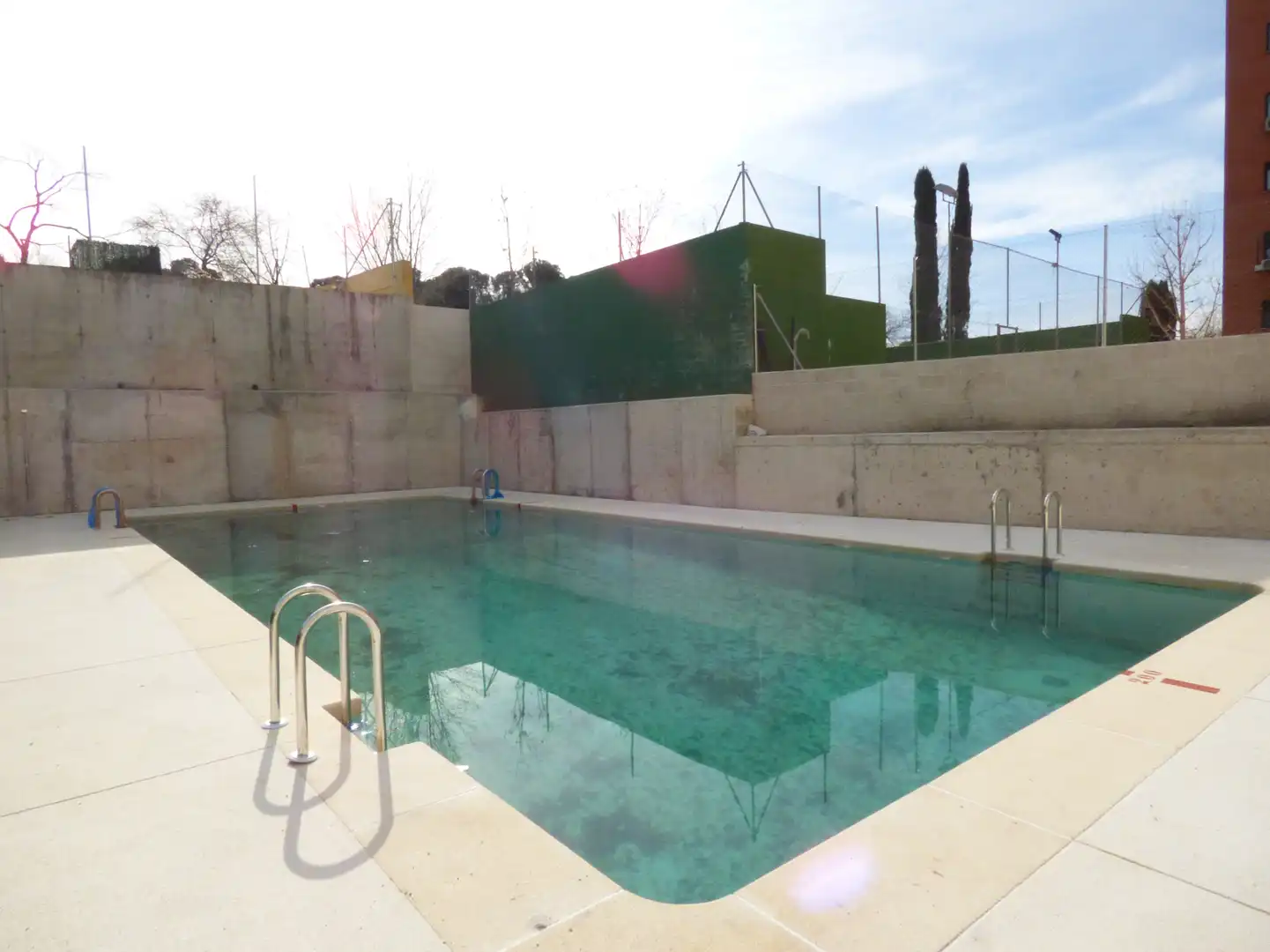 Swimming pool of Flat for rent in Madrid  with Air Conditioner, Heating and Private garden