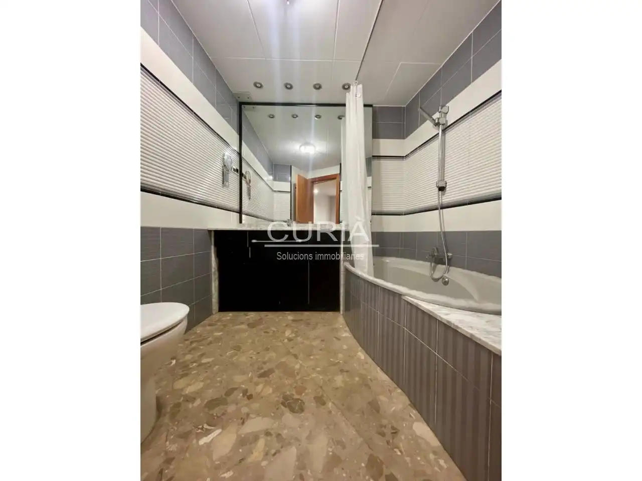 Badezimmer von Wohnung zum Verkauf in Lleida mit Heizung