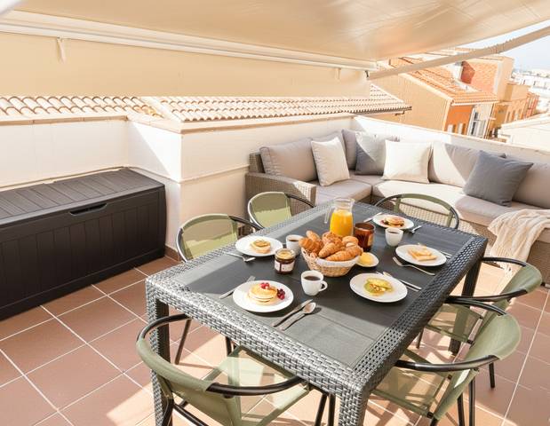 Ático en Alquiler en Carrer Ramon y Cajal, 10 en El Pedró