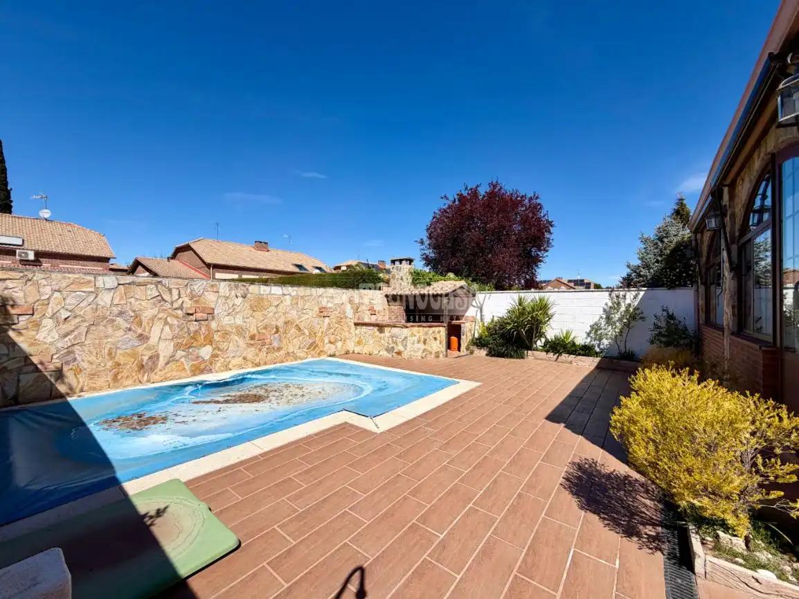 Casa adosada en venta en Villanueva de la Torre