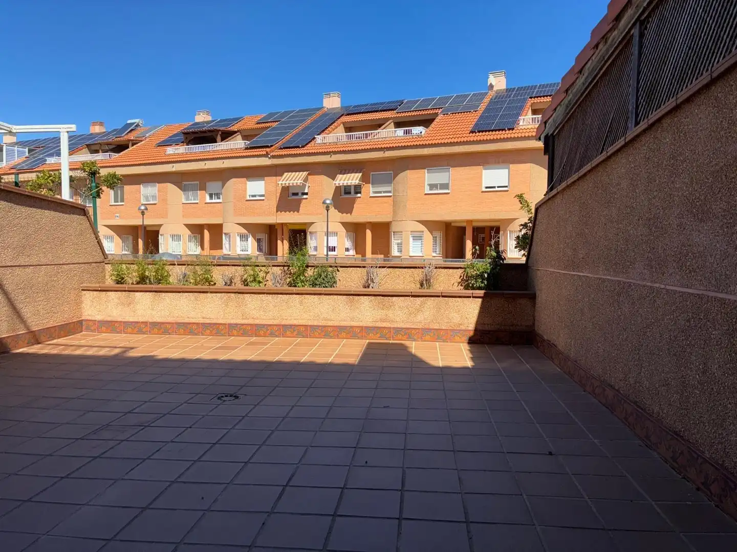 Terrassa de Casa o xalet en venda en Alicante / Alacant amb Aire condicionat, Terrassa i Piscina comunitària
