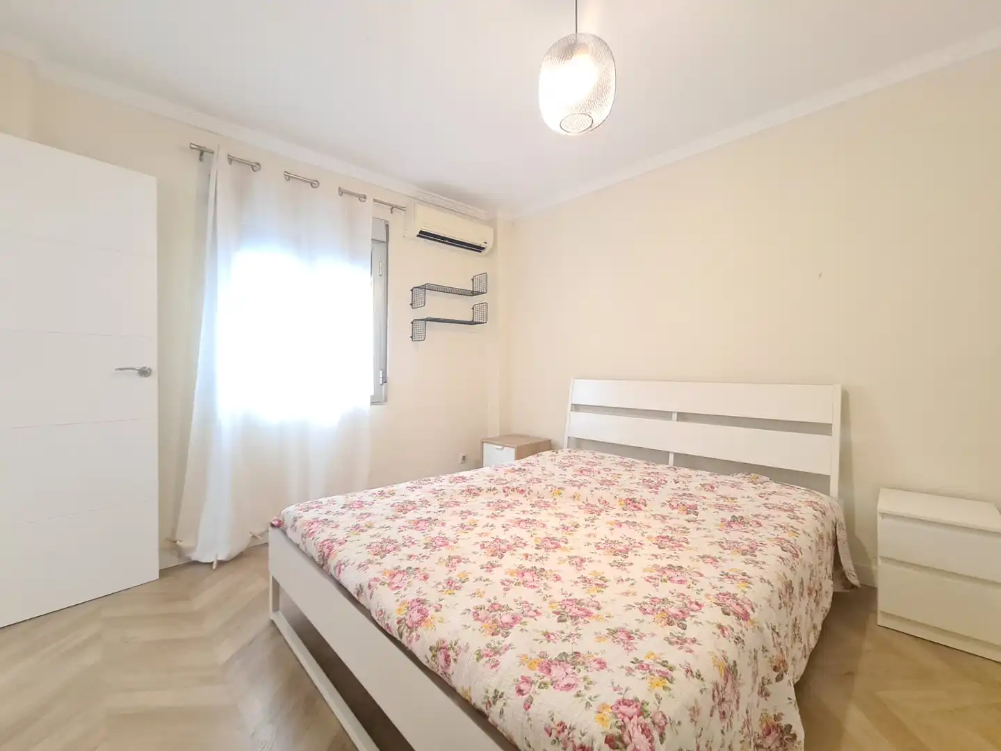Bedroom of Flat for sale in Sevilla  with Air Conditioner, Storage room and Balcony