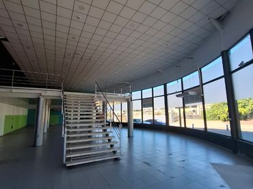 Industriegebäude zur Miete in Carrer Illes Medes 1