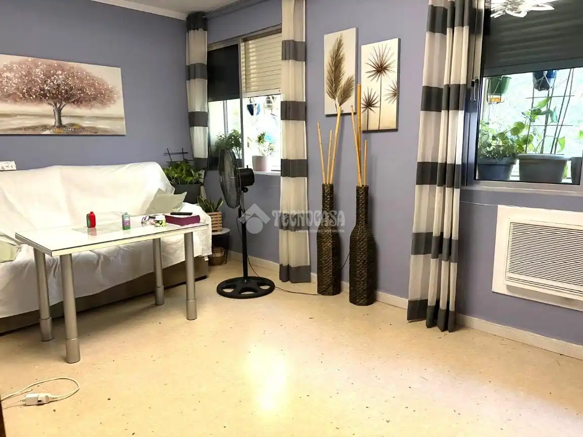 Living room of Flat for sale in Sevilla  with Air Conditioner