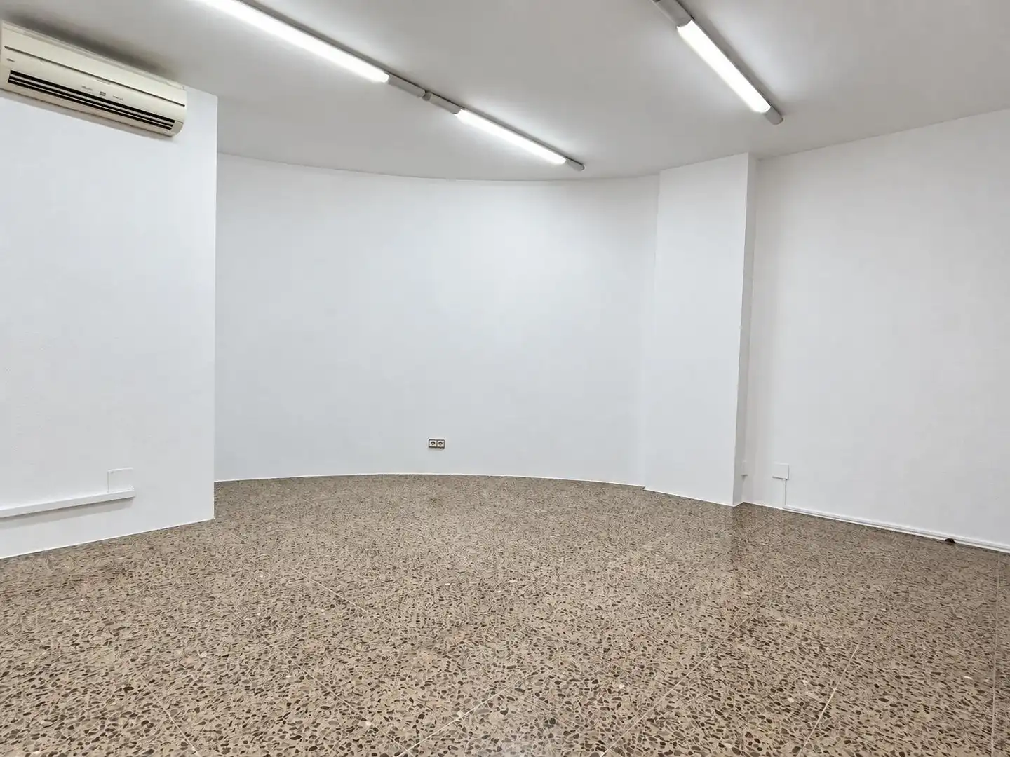 Oficina de alquiler en Les Corts