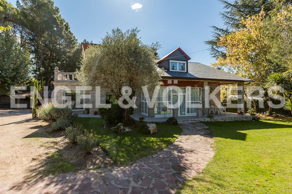 Garden of House or chalet for sale in Collado Villalba  with Air Conditioner, Heating and Private garden