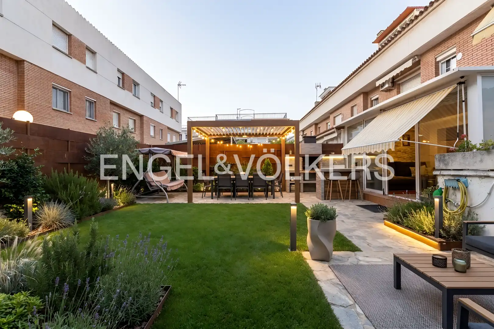 Terrassa de Casa o xalet en venda en Gavà amb Calefacció, Jardí privat i Terrassa