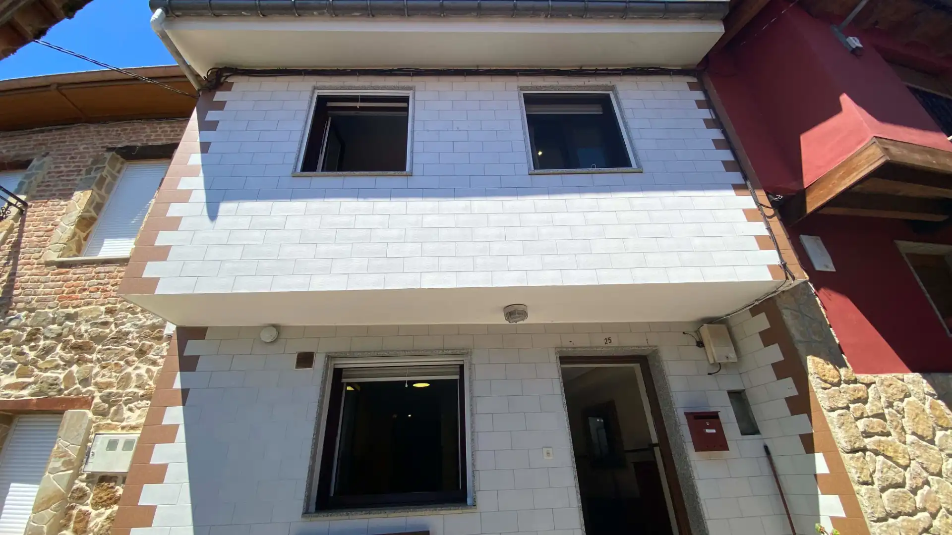 Vista exterior de Casa o chalet en venta en San Martín del Rey Aurelio con Calefacción, Jardín privado y Trastero