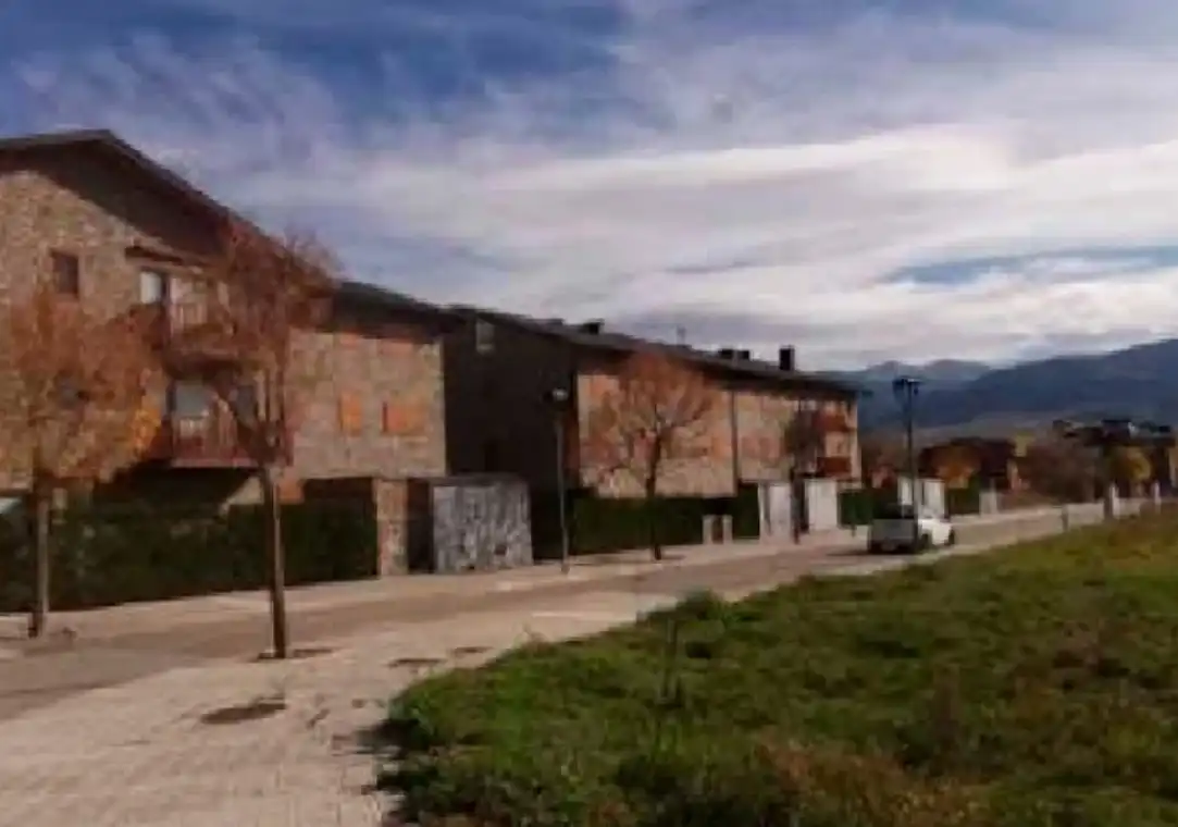 Wohnbaugrundstück zum Verkauf in Carrer de Puigcerdà, imagen 4