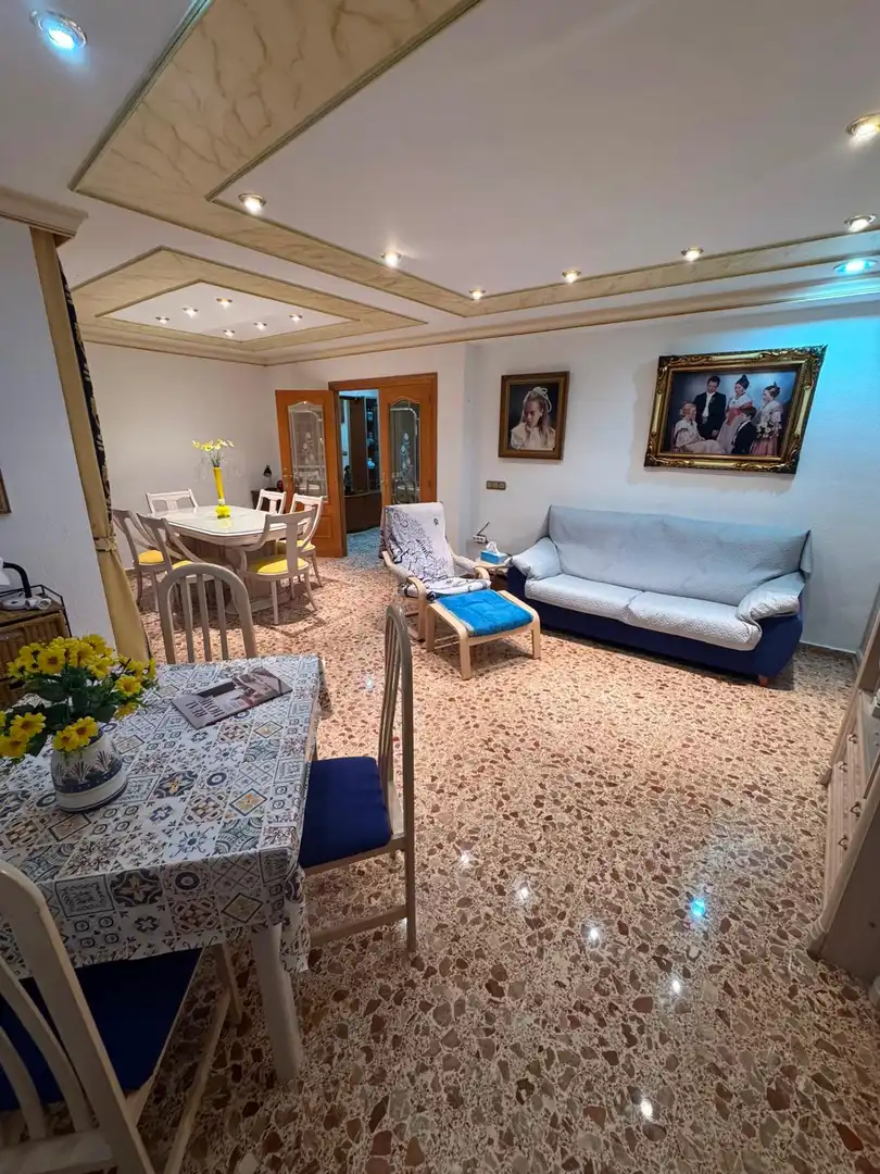 Living room of Flat for sale in Torrent  with Air Conditioner, Terrace and Furnished