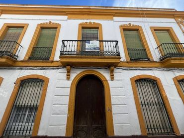 Semi-detached house with balcony for sale in Calle Alba