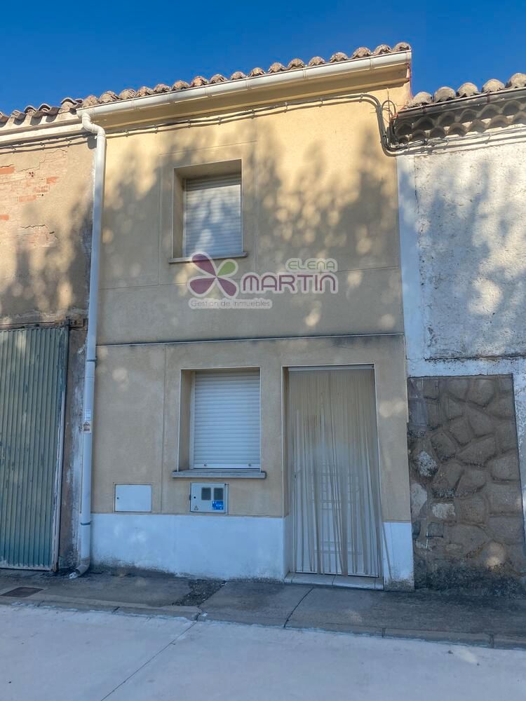 Vista exterior de Finca rústica en venda en San Mamés de Burgos amb Moblat
