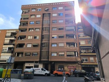 Piso con balcón en venta en Calle Baños