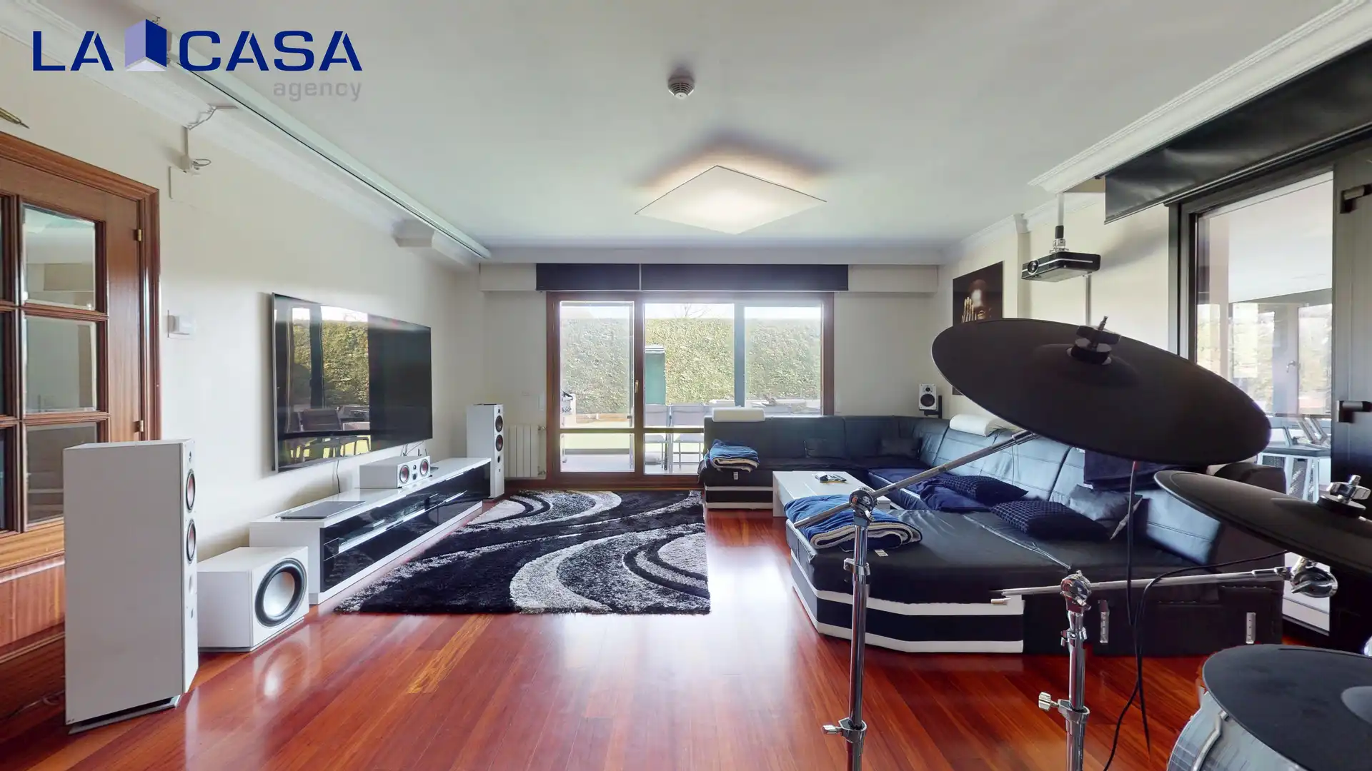 Sala d'estar de Casa adosada en venda en Barrika amb Terrassa i Traster