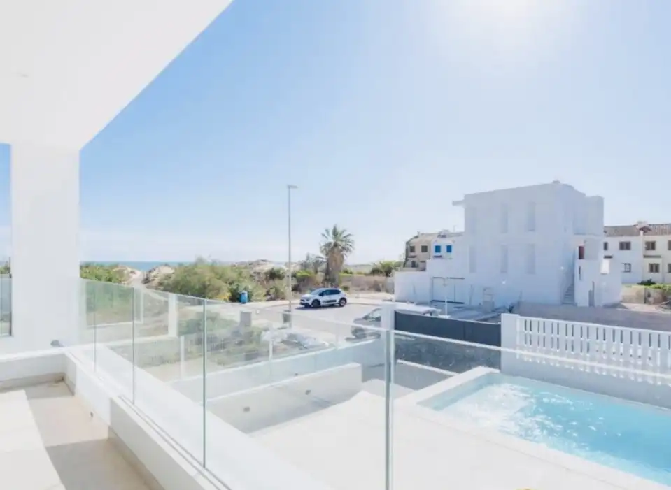 Xalet amb terrassa en venda a Oliva Playa, imagen 4