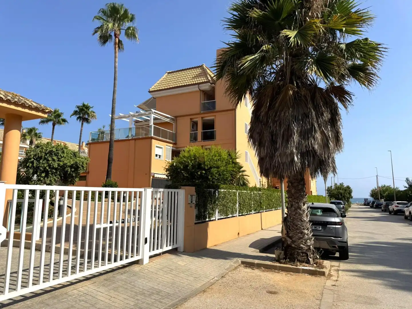 Vista exterior de Apartament en venda en Dénia amb Aire condicionat, Jardí privat i Terrassa