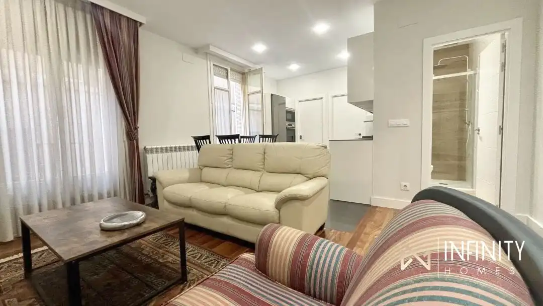 Flat with terrace to rent in Kale Barria, imagen 3