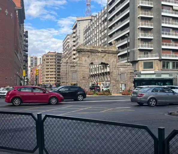 Exterior view of Flat for rent in Zaragoza  with Heating, Parquet flooring and Furnished