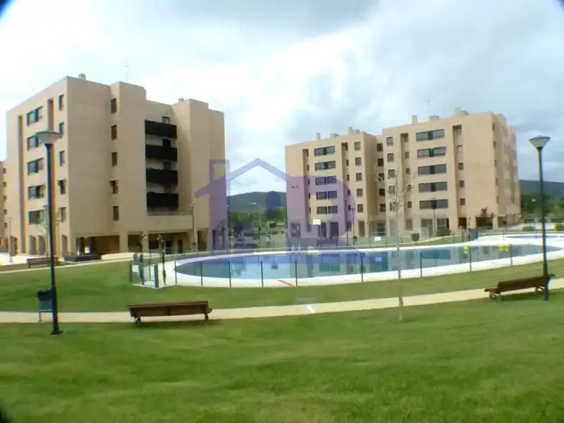 Piscina de Pis en venda en Cuenca amb Calefacció, Terrassa i Traster