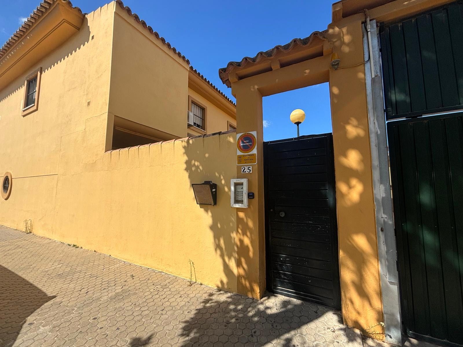 Vista exterior de Casa adosada en venta en Puerto Real