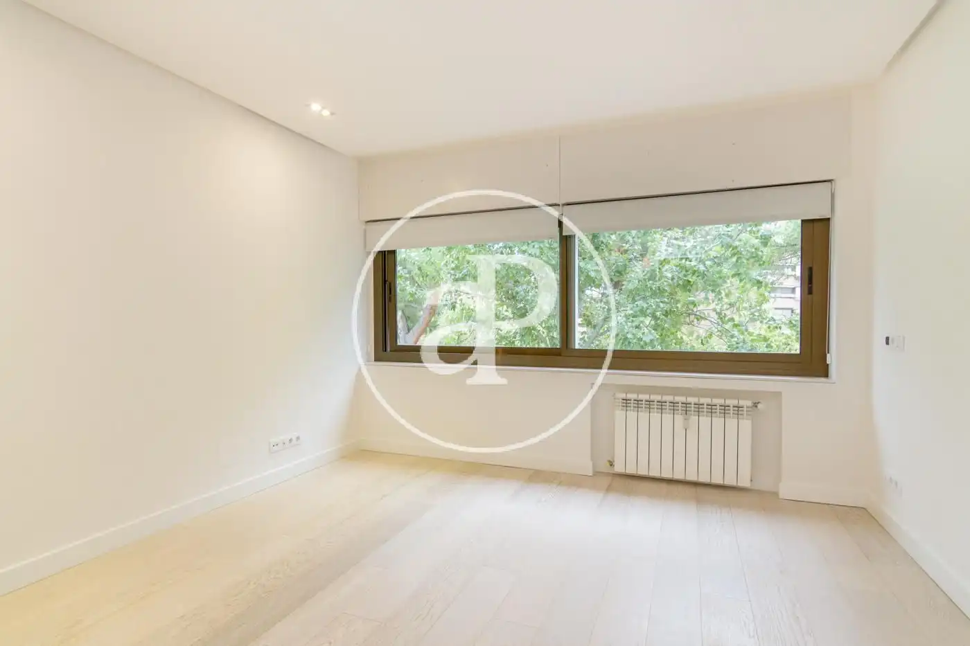 Habitación de Piso de alquiler en Madrid con Aire acondicionado, Calefacción y Jardín privado