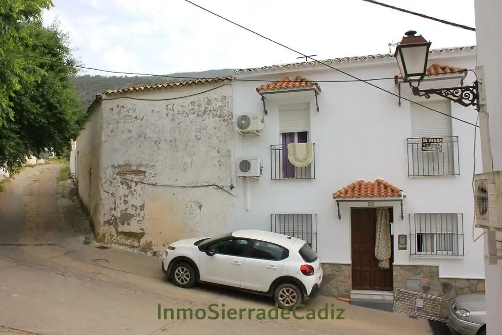Vista exterior de Casa o xalet en venda en Algodonales amb Aire condicionat, Calefacció i Terrassa