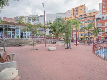 Flat with balcony for sale in Calle Puerto Franco