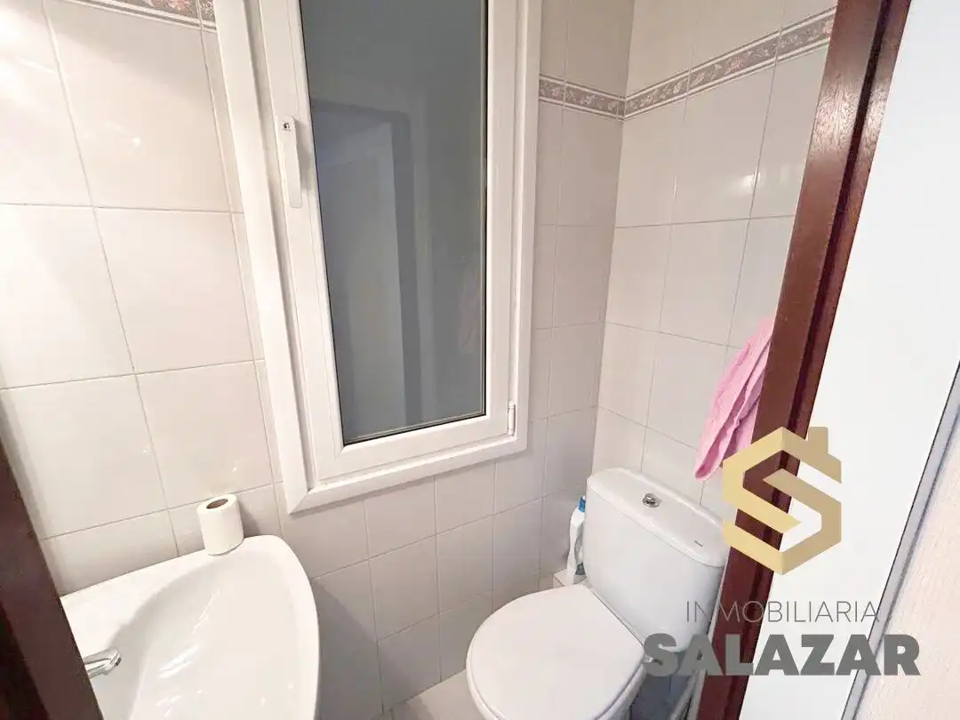 Baño de Piso de alquiler en Bilbao  con Calefacción y Terraza