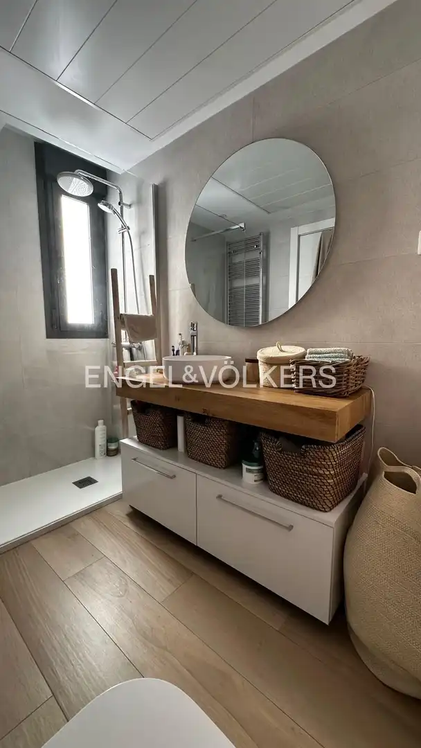 Baño de Piso de alquiler en Madrid con Aire acondicionado, Calefacción y Jardín privado