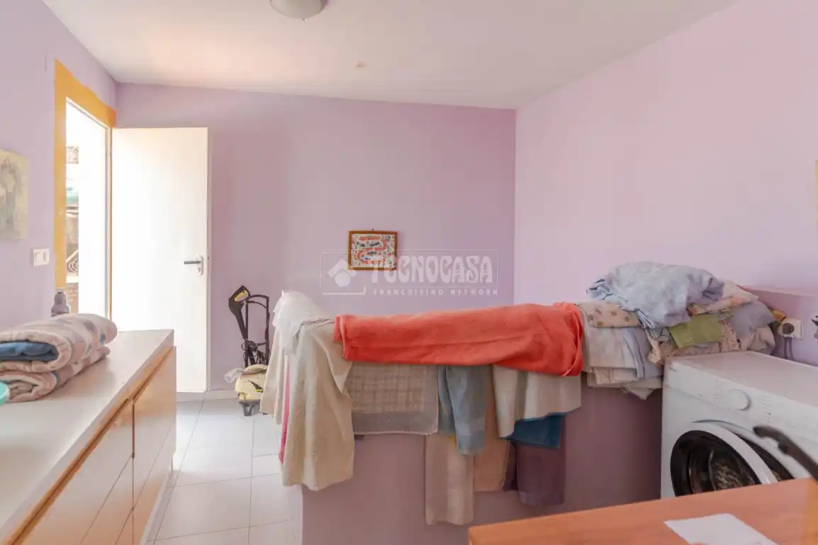 Habitación de Casa adosada en venta en Motril con Calefacción y Terraza