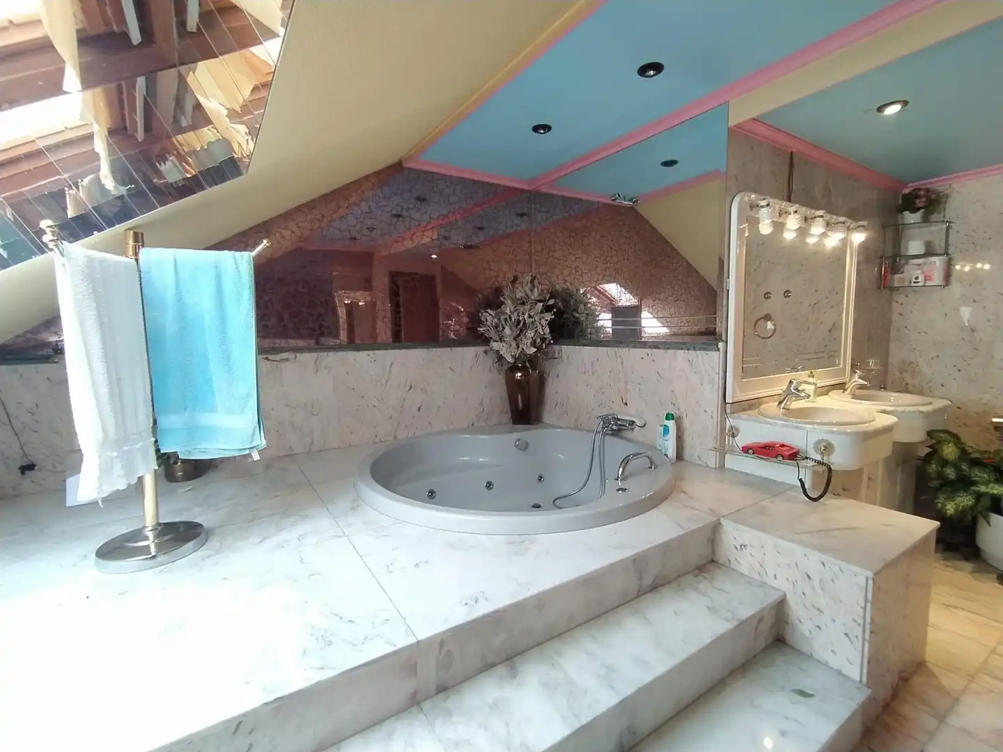 Baño de Dúplex en venta en Ponferrada con Calefacción, Parquet y Trastero