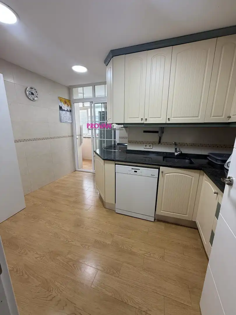 Kitchen of Flat for sale in Torrejón de Ardoz  with Air Conditioner, Heating and Private garden