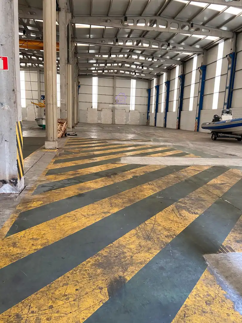 Aparcament de Nau industrial en venda en Arteixo