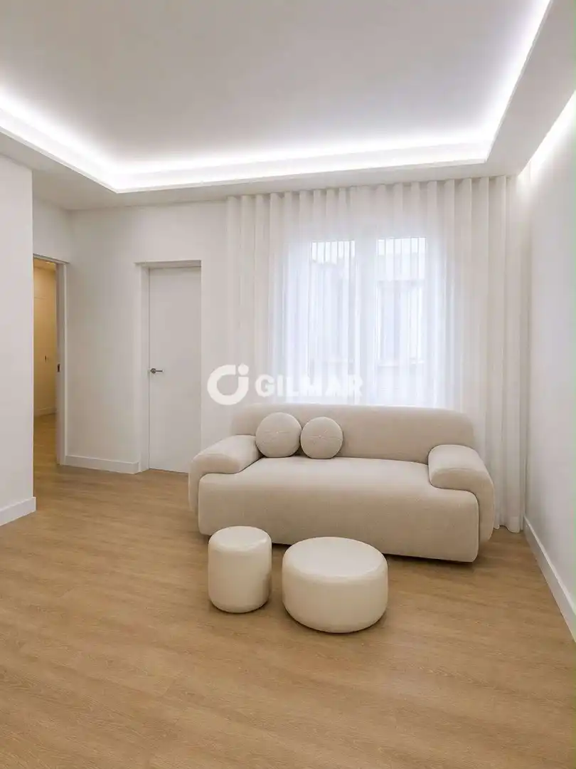 Sala de estar de Piso en venta en Madrid con Calefacción y Amueblado