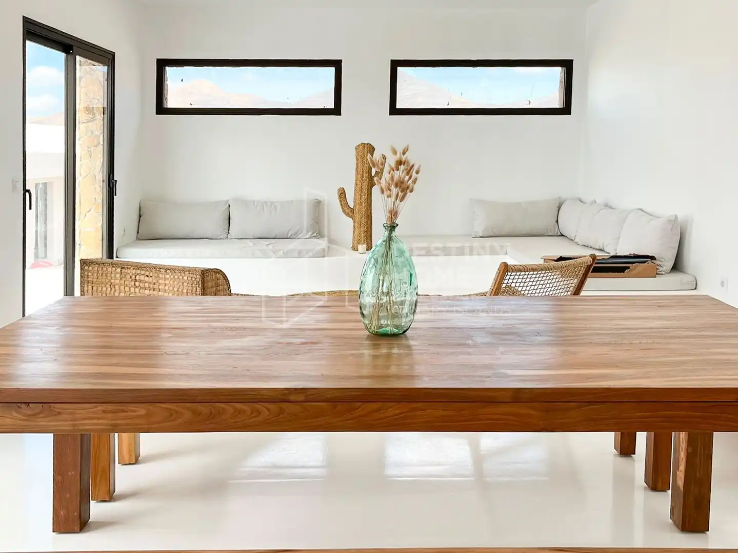 Sala de estar de Casa o chalet en venta en La Oliva con Jardín privado, Terraza y Piscina