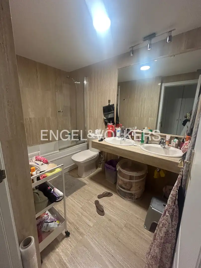 Baño de Piso de alquiler en Madrid con Aire acondicionado, Calefacción y Parquet