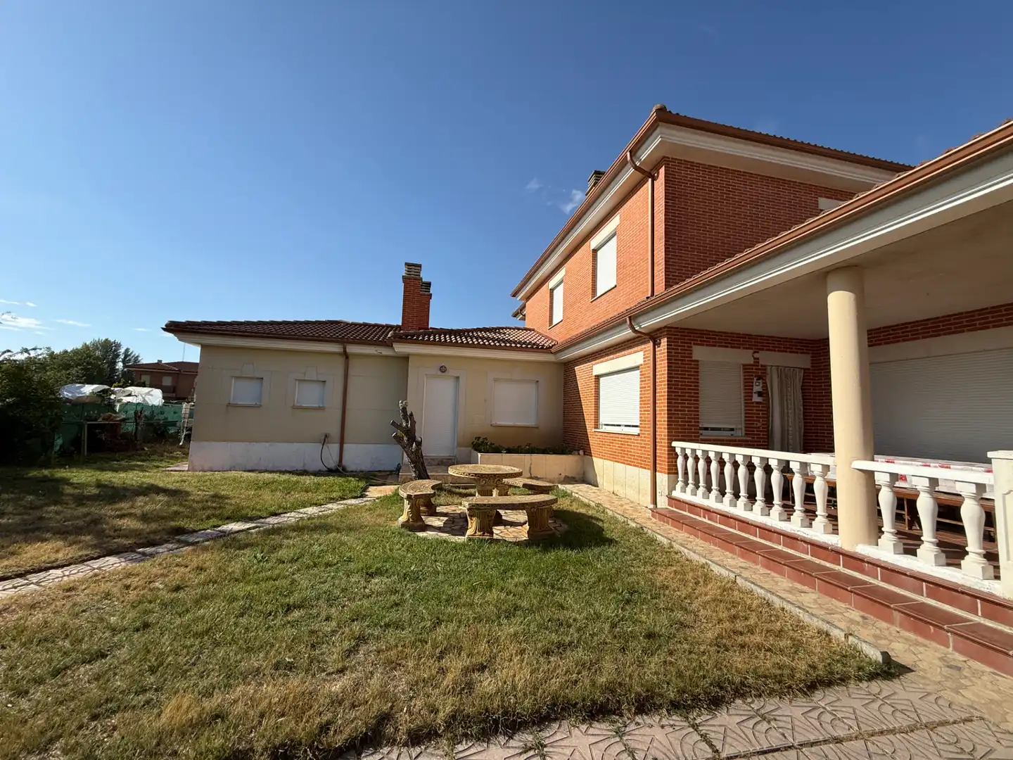 Vista exterior de Casa o chalet en venta en Carrión de los Condes con Aire acondicionado, Calefacción y Jardín privado