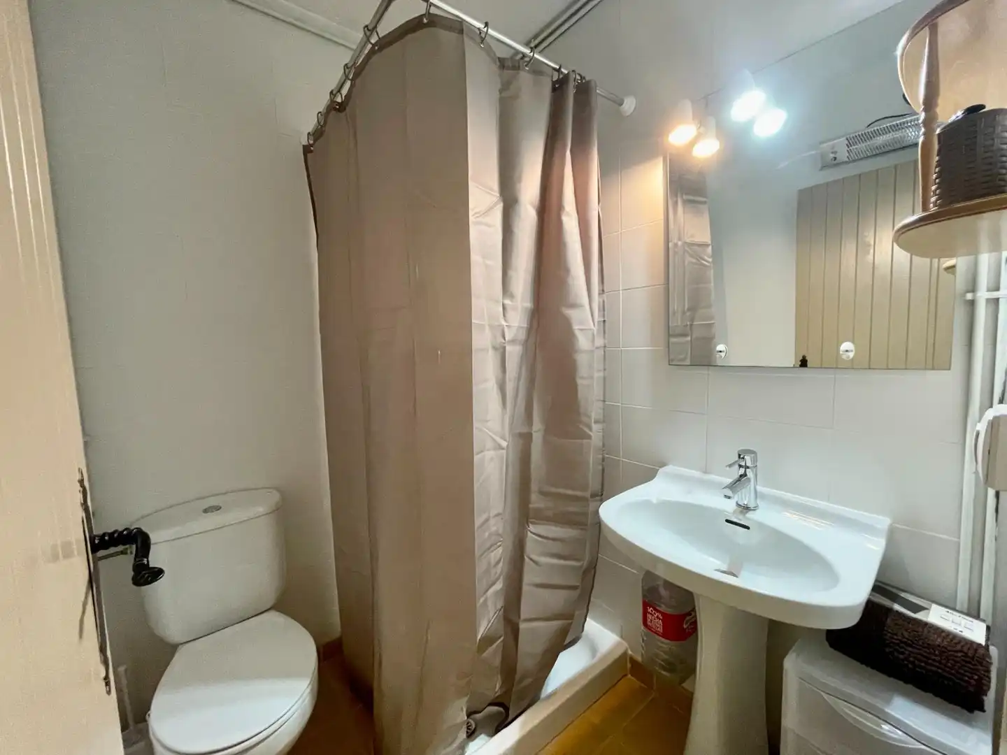 Bathroom of Flat for rent in Alcalá de la Selva  with Heating, Terrace and Storage room