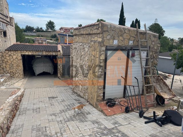 Exterior view of House or chalet for sale in Montroy  with Swimming Pool