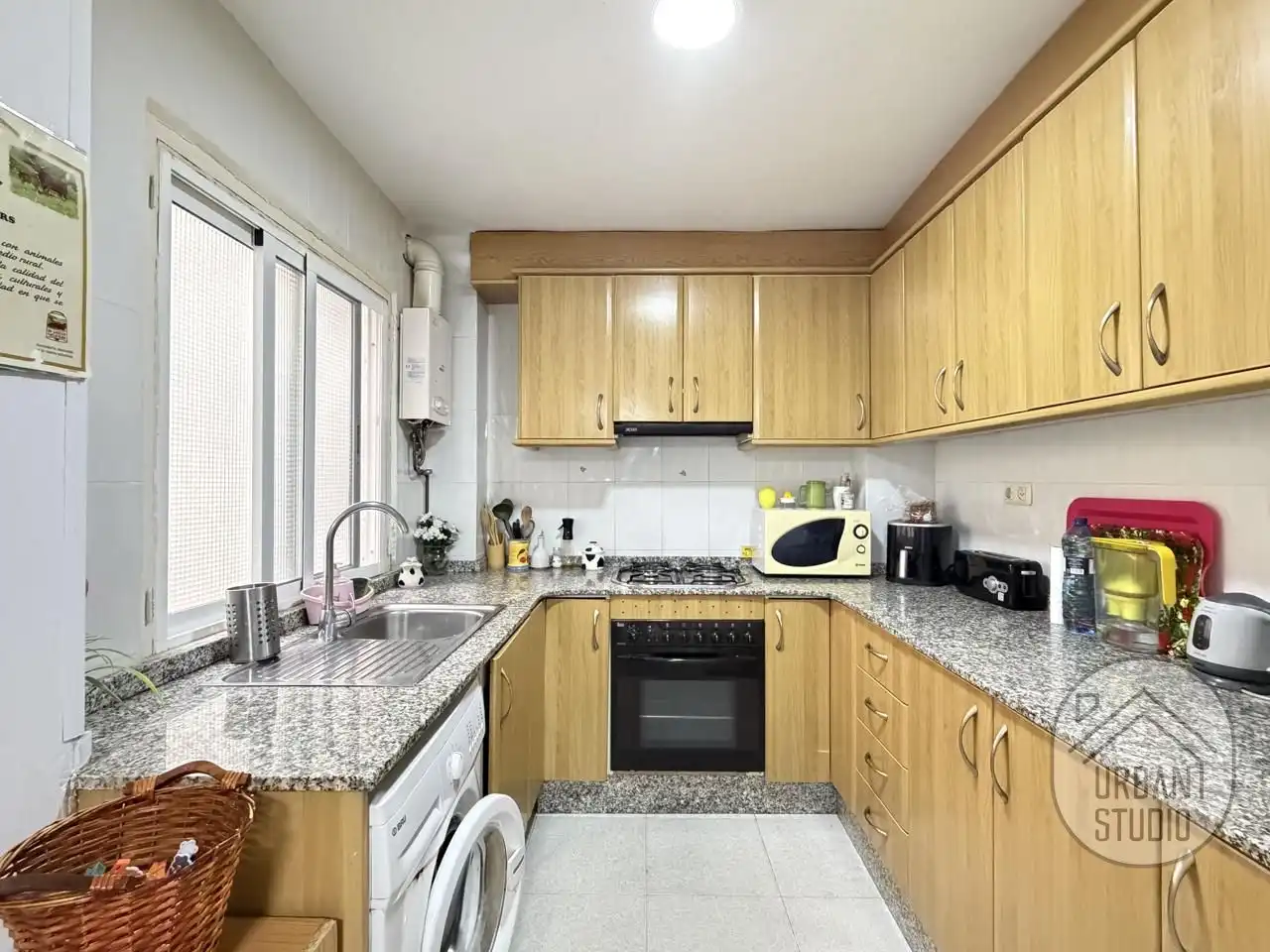 Cocina de Piso en venta en Alicante / Alacant con Aire acondicionado, Amueblado y Balcón