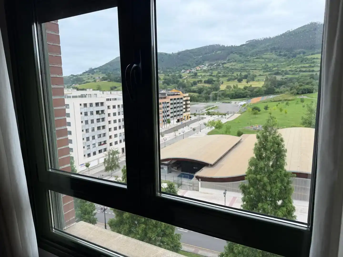 Vista exterior de Pis en venda en Oviedo 