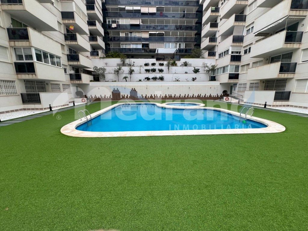 Piscina de Apartamento de alquiler en Villajoyosa / La Vila Joiosa con Jardín privado y Piscina