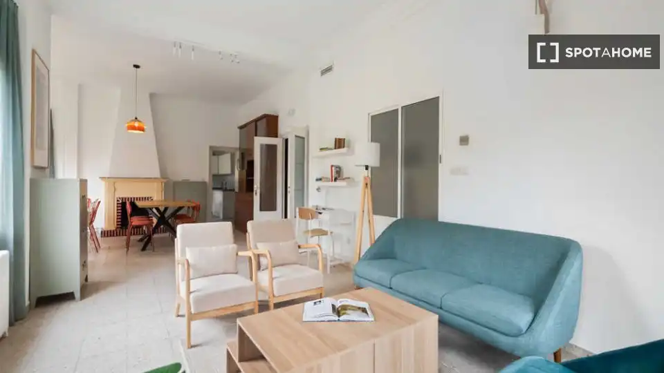 Sala de estar de Piso para compartir en Madrid con Aire acondicionado, Terraza y Amueblado