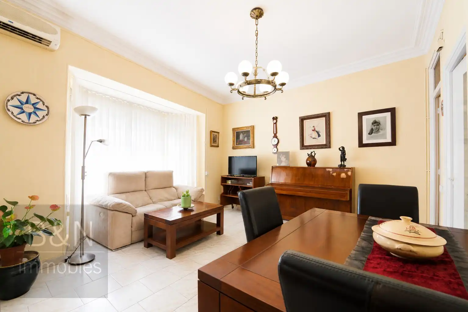 Sala de estar de Casa o chalet en venta en Terrassa con Aire acondicionado, Calefacción y Terraza