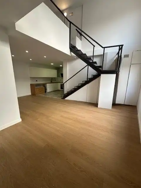 Maisonette zum Verkauf in Badalona mit Klimaanlage und Parkett