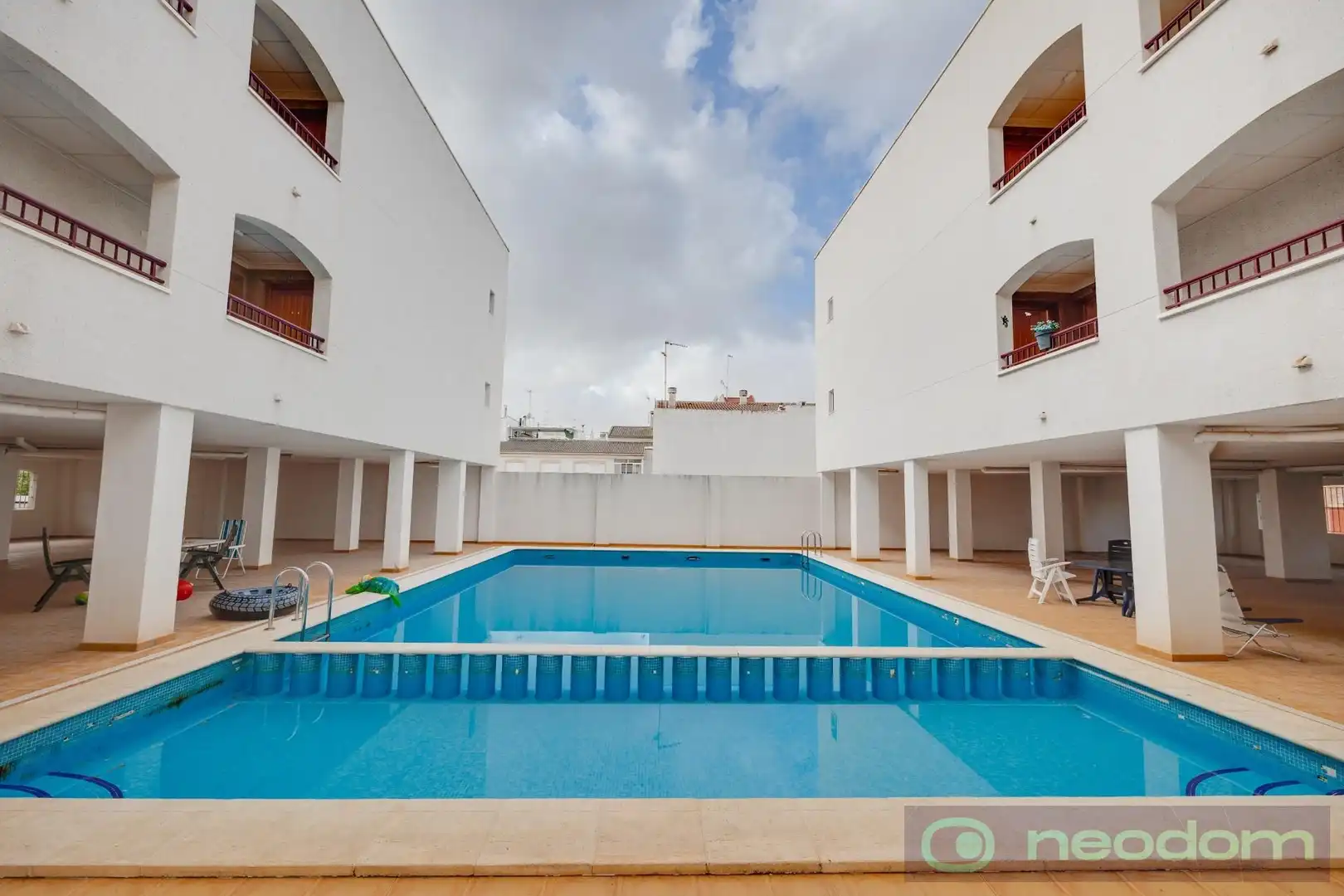 Flat with pool for sale in N/A